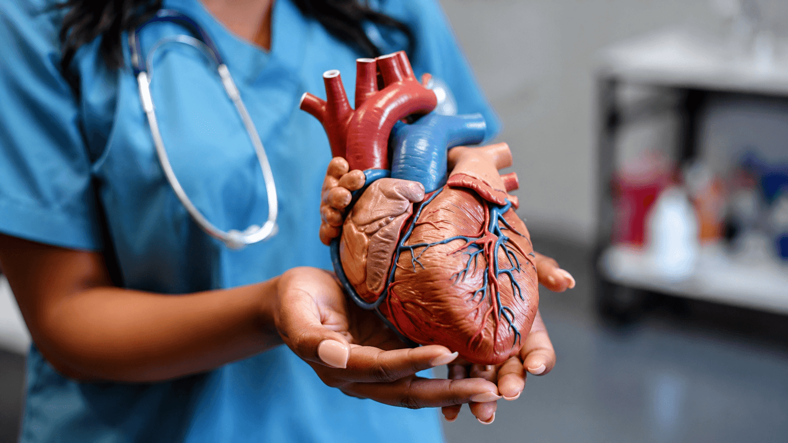 Best cardiology doctors in India examining a patient